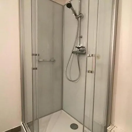 Chateau De Souvigny: Detente Avec Piscine, Jacuzzi, Volley & Plus - Fr-1-489-510 *