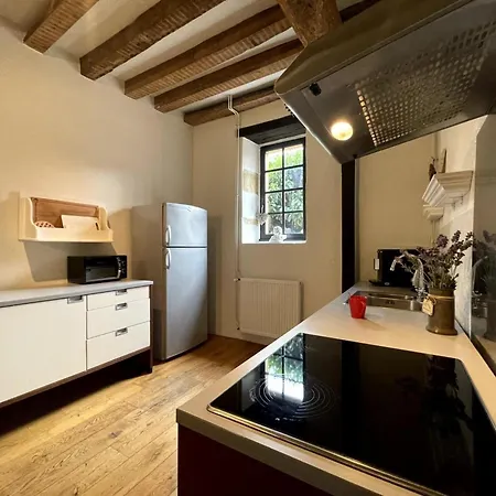 Chateau De Souvigny: Detente Avec Piscine, Jacuzzi, Volley & Plus - Fr-1-489-510 Tatil Evi Souvigny