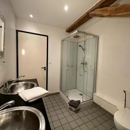 Chateau De Souvigny: Detente Avec Piscine, Jacuzzi, Volley & Plus - Fr-1-489-510 *