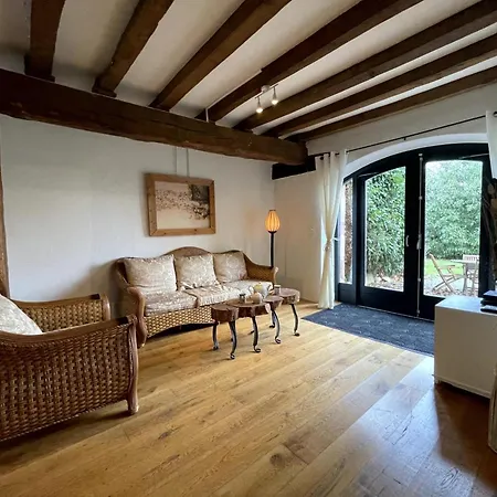 Tatil Evi Chateau De Souvigny: Detente Avec Piscine, Jacuzzi, Volley & Plus - Fr-1-489-510 Souvigny