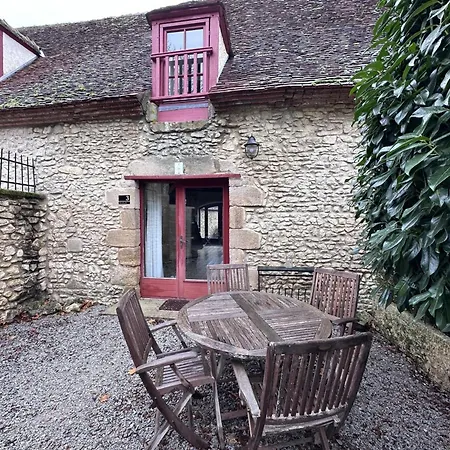 Chateau De Souvigny: Detente Avec Piscine, Jacuzzi, Volley & Plus - Fr-1-489-510 Tatil Evi