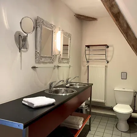 Chateau De Souvigny: Detente Avec Piscine, Jacuzzi, Volley & Plus - Fr-1-489-510