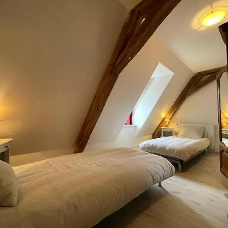 Chateau De Souvigny: Detente Avec Piscine, Jacuzzi, Volley & Plus - Fr-1-489-510 *