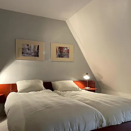 Chateau De Souvigny: Detente Avec Piscine, Jacuzzi, Volley & Plus - Fr-1-489-510 Feriehus