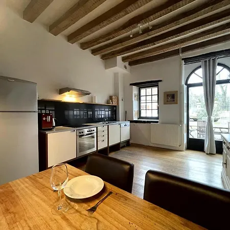 Chateau De Souvigny: Detente Avec Piscine, Jacuzzi, Volley & Plus - Fr-1-489-510 Feriehus Souvigny