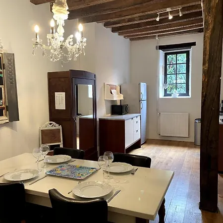 Feriehus Chateau De Souvigny: Detente Avec Piscine, Jacuzzi, Volley & Plus - Fr-1-489-510 *