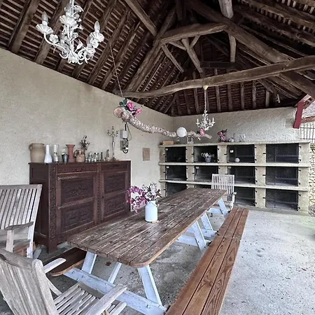 Feriehus Chateau De Souvigny: Detente Avec Piscine, Jacuzzi, Volley & Plus - Fr-1-489-510 *